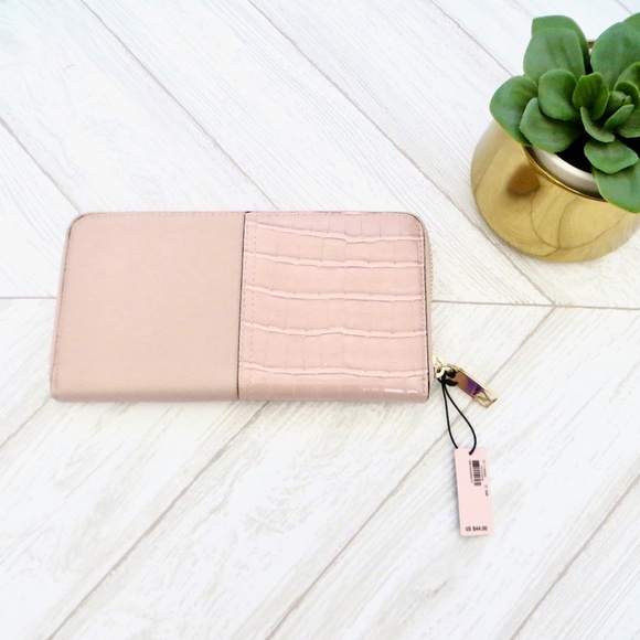 NEW! The VICTORIA’S SECRET Wallet Colorblock V Monogram Hardware Pastel Pink - Picture 5 of 8